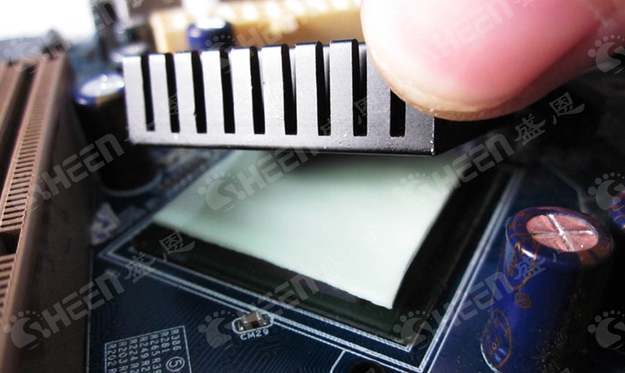 無硅導(dǎo)熱片.jpg 無硅導(dǎo)熱片.jpg