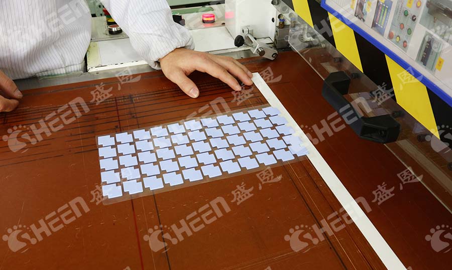 導(dǎo)熱材料.jpg 導(dǎo)熱材料.jpg